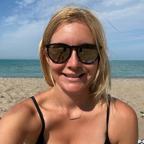 Meet your Posher, Maggie - Picture 1 of 2